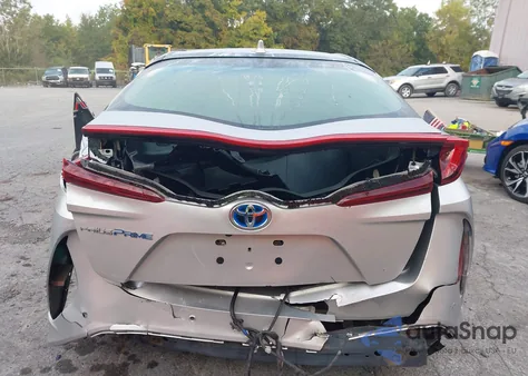 2017 Toyota Prius Prime z USA, uszkodzony, nr VIN JTDKARFP8H3018304